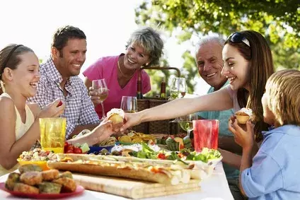 Comment bien manger quand on mange en famille ?